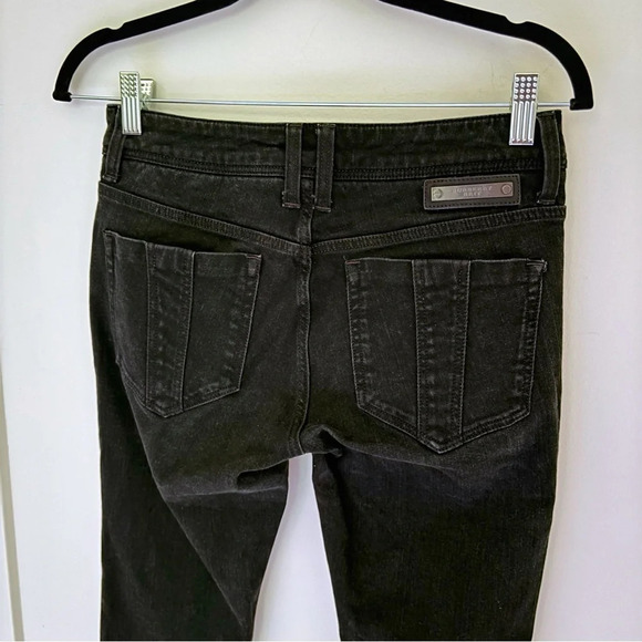 Stylish Women's Gray and Black Jeans - Picture 3 of 16